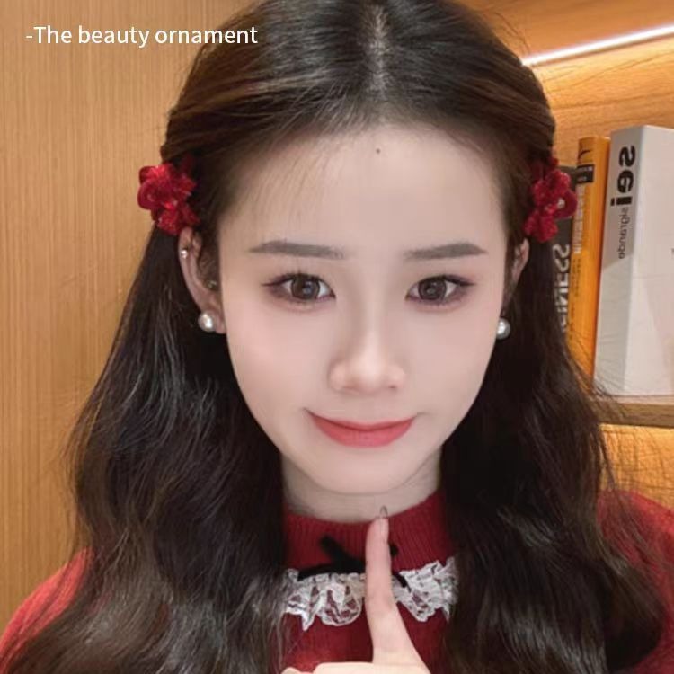 Flocked rhinestone bow, small scratch-shaped hairpin for women, New Year red hair clip, niche hair accessory, high-end, small chanel-style side clip Application Scenario