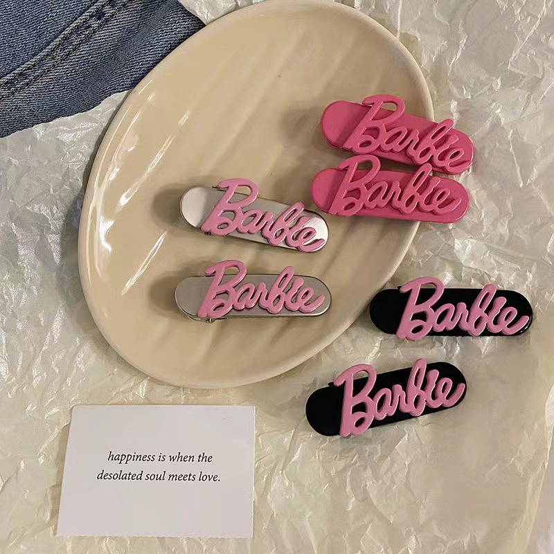 Sweet and cool style rose pink Barbie hair clips, high-end female letter hair clips, bangs clips, ins duckbeak clips, side clips, hair accessories full figure