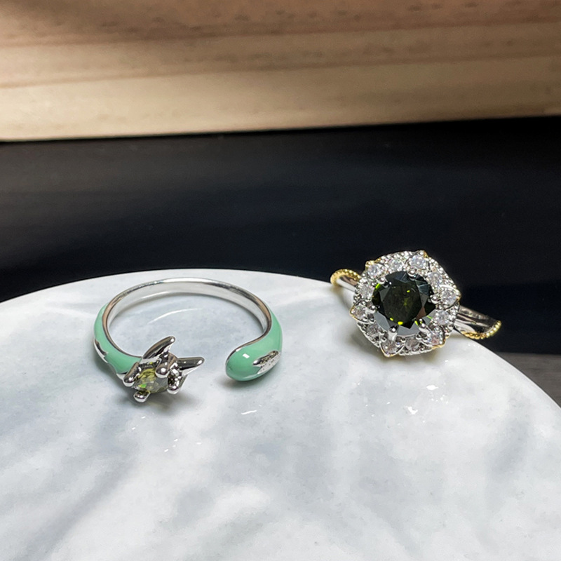 Cross-border retro light luxury olive green zircon open ring for women's Instagram cold style texture geometric sweet cool index finger ring Application Scenario