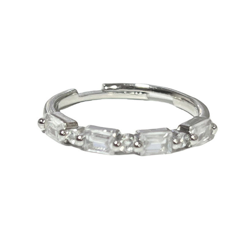 This Korean-style white diamond, with a niche design, is simple and versatile. It's an open ring that exudes a high-end and light luxury feel for women's daily commuting Item Picture