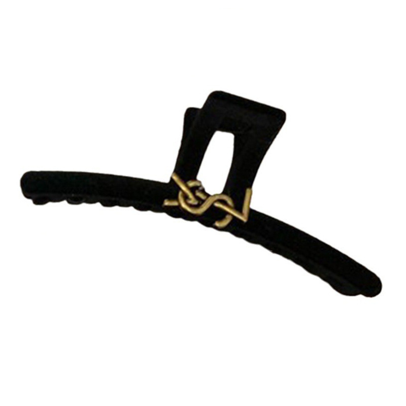 Black velvet letter hair clips and hair accessories with a high-end retro French chanel-style scratch-off clip, shark clip and bow headwear Item Picture