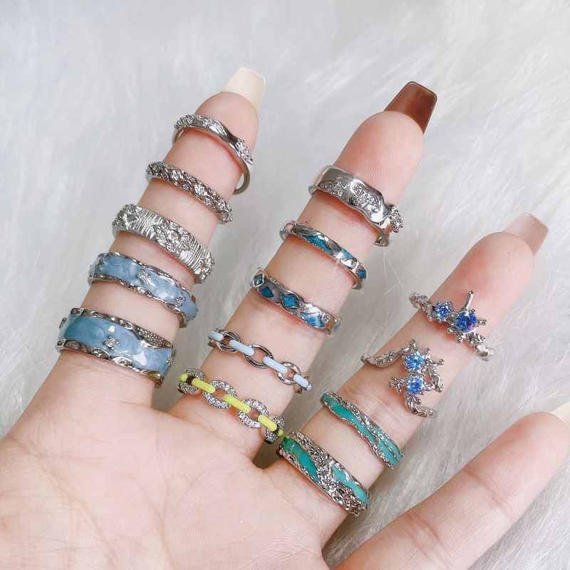 Simple and irregular texture diamond-encrusted open ring, fashionable and individual, cold style, versatile and fair couple ring Application Scenario