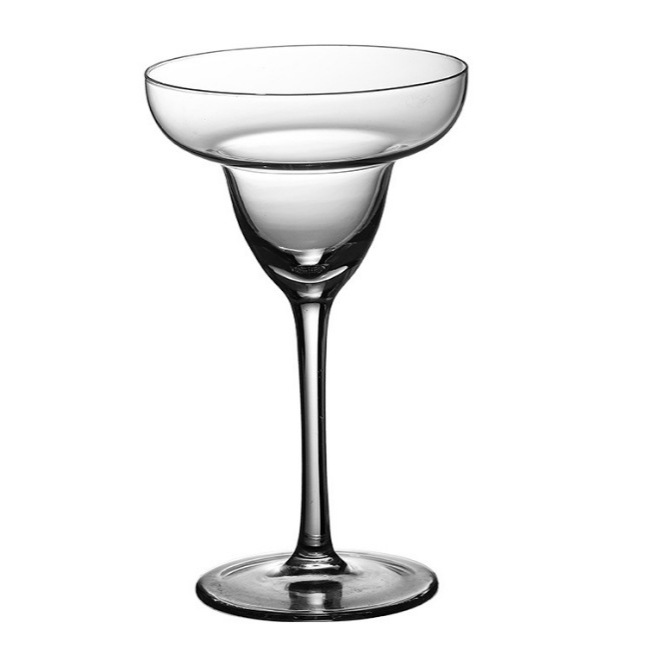 European-style crystal thickened glass cocktail glass, Margarita Martini bar cocktail bar triangular cold drink cup Application Scenario