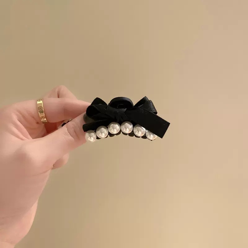 Hepburn style retro pearl princess head, bow clip, half-tie hair clip, small size, suitable for hair with less hair details Picture