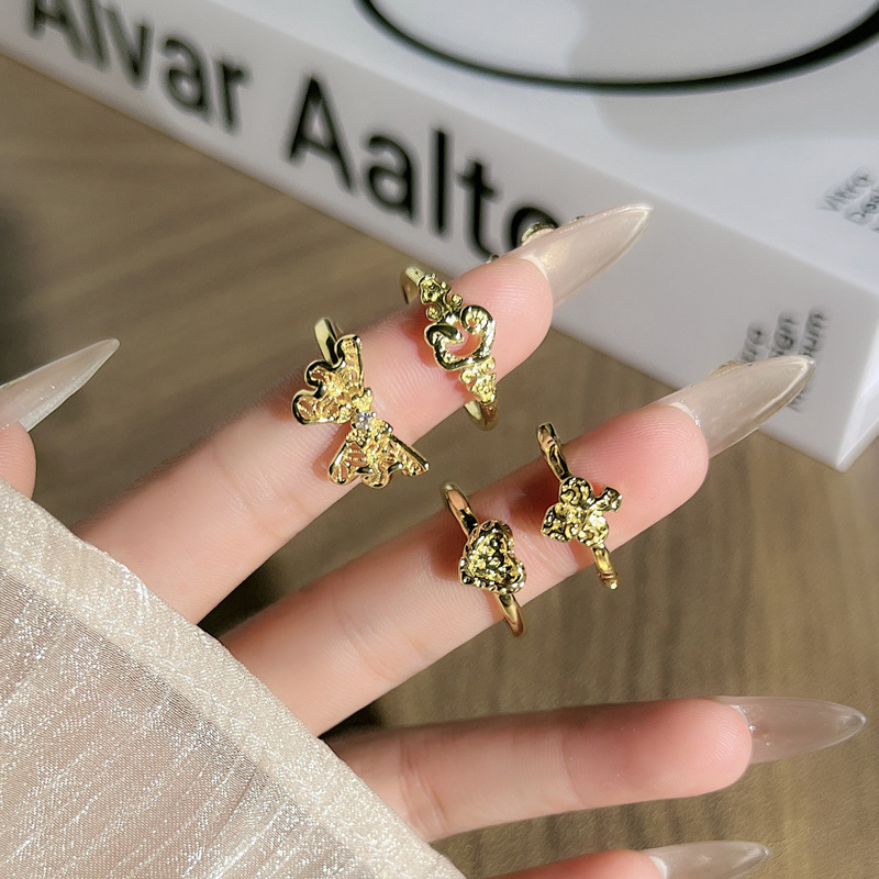 Retro plain ring with irregular pleated texture, heart-shaped butterfly opening ring, simple and individual geometric niche ring for women Specification drawing