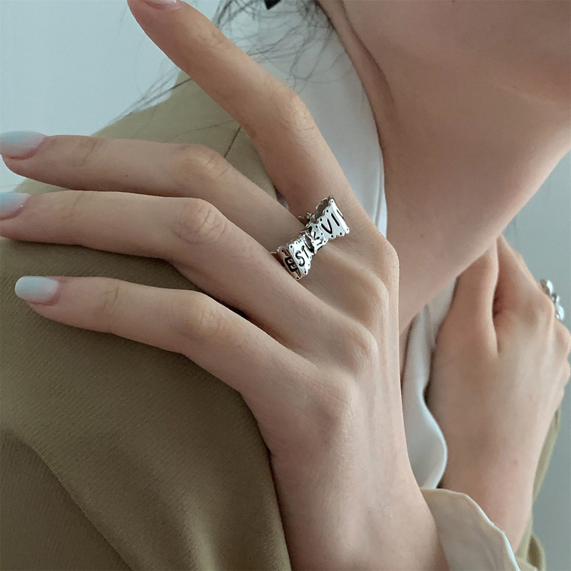 Retro, individualistic, trendy, letter lace, bow, open ring, women's niche design sense, elegant and fashionable food ring Specification drawing