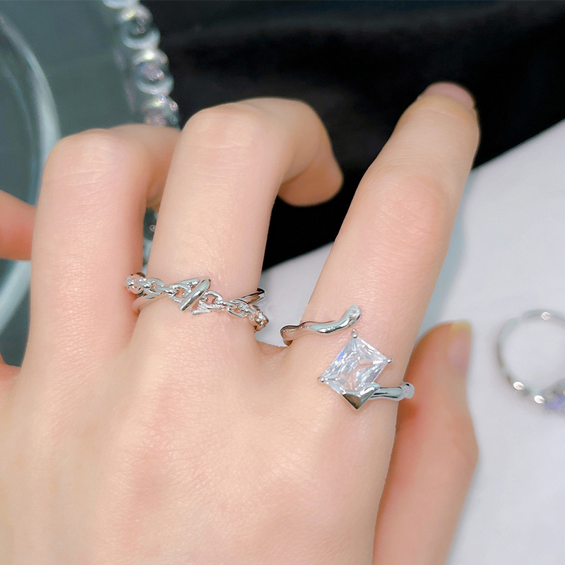 Korean light luxury high-end purple diamond chain tassel ring women's Instagram niche design sweet and cool open ring set details Picture