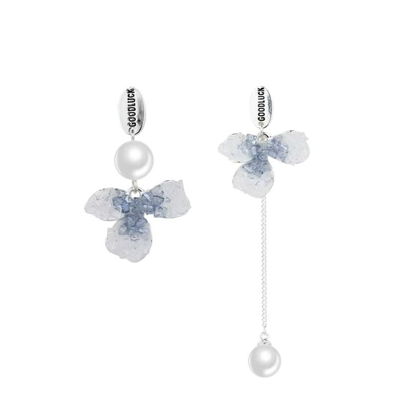 Blue three-leaf crystal flower earrings with an asymmetrical design, a traditional Chinese style earring, and a cool, internet-famous style stud Item Picture