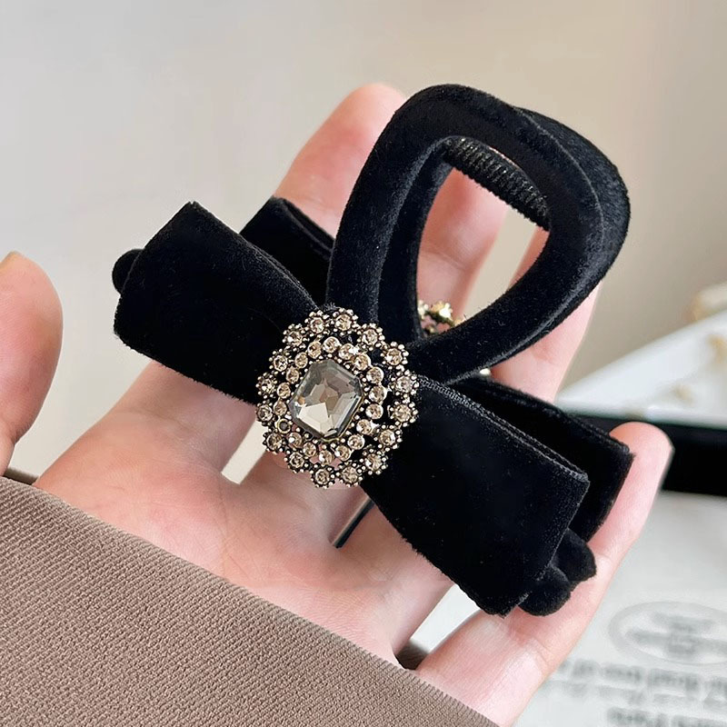 Black velvet bow hair clip with a high-end and exquisite water diamond claw clip, mid-sized shark clip for half-tying hair at the back of the head details Picture
