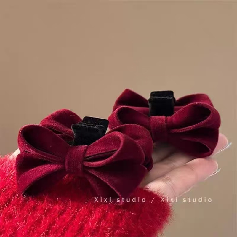Princess Hepburn's New Year's red velvet bow hairpin, French retro and high-end style bangs hairpin, headwear scratch-off Specification drawing