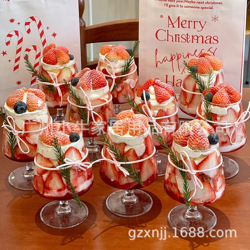 New Year's Eve brandy cup Romantic Strawberry season glass low-footed red wine glass Strawberry cake cup factory wholesale trapezoidal cup Application Scenario