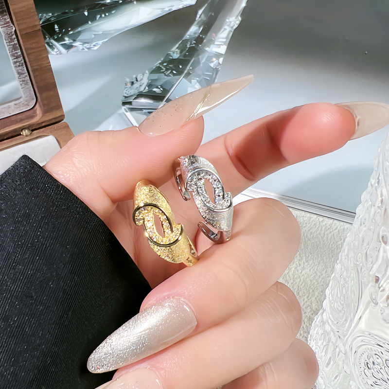 High-end, fashionable and individual Mobius brushed retro open-top ring, simple and gender-neutral couple ring for women details Picture