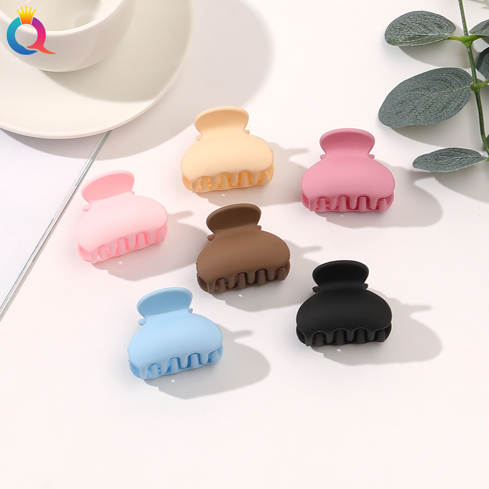 Qiyue Korean matte semi-circular small hair clip, high ponytail scratch-off clip, simple and elegant shark clip, updo hair top clip headwear details Picture