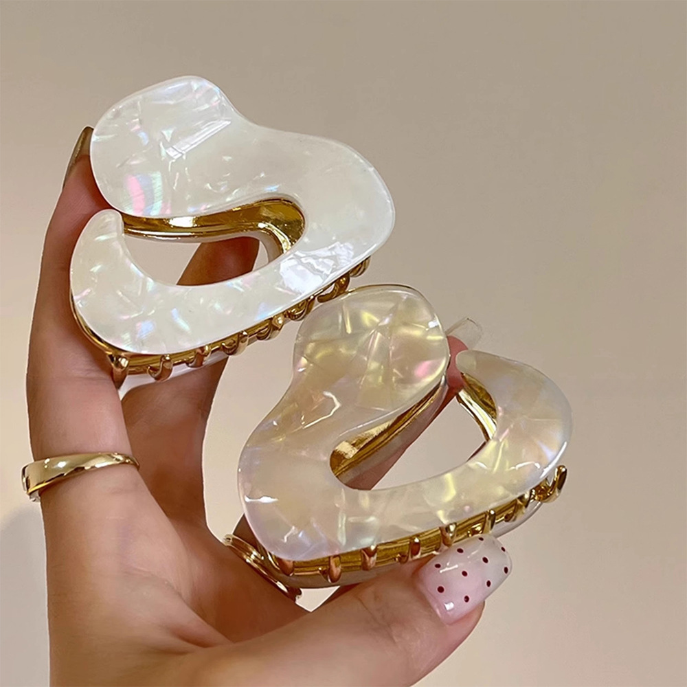 Irregular-shaped acetate grappling clips, high-end and cold style hair clips, new medium-sized shark clip hair accessory for women at the back of the head details Picture