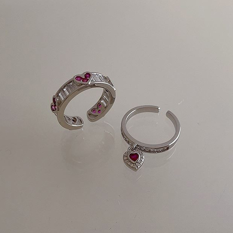 This light luxury and high-end heart-shaped zircon open ring features a niche design, a simple and individualistic style, and an ink-style, cool vibe Application Scenario