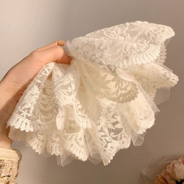 French high-end lace mesh skirt hem, hair band, headwear, hair tie, large intestine circle, back of the head, hair band, hair tie Application Scenario
