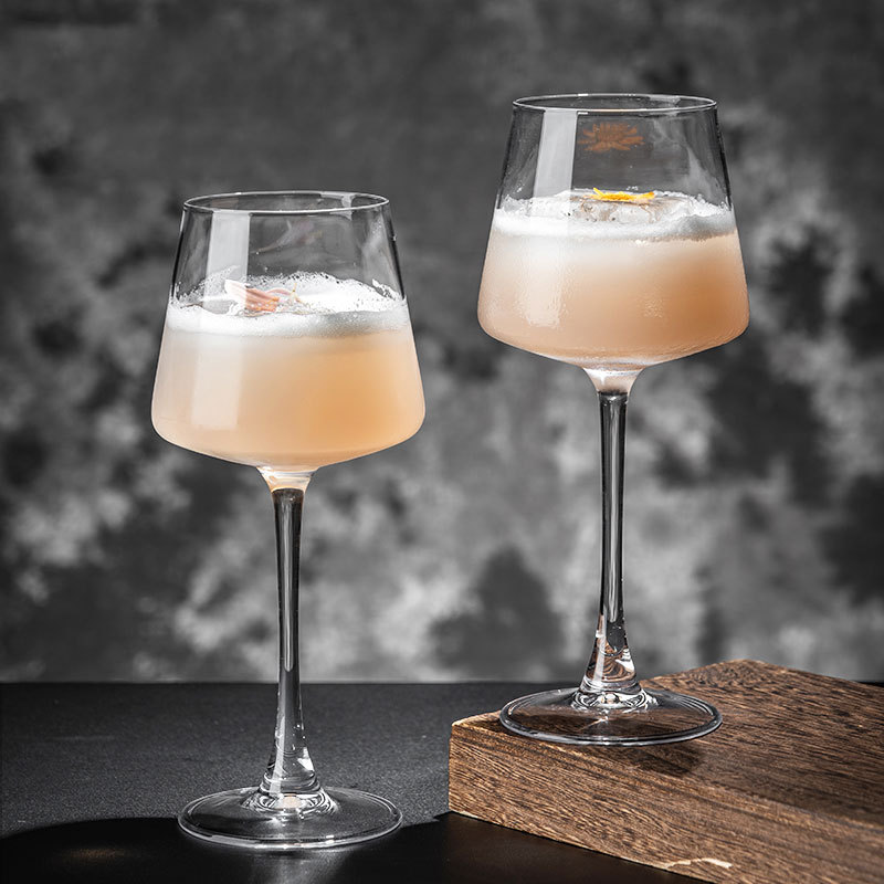 Creative square crystal red wine glass, high appearance level, high-end light luxury glass tall glass, hotel commercial wine glass full figure