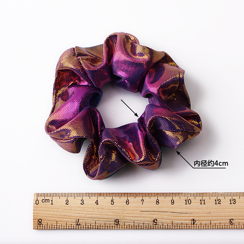 Qiyue Cross-border European and American metal rainbow gradient color fabric hair band Laser gilding two-color large intestine circle headpiece Application Scenario