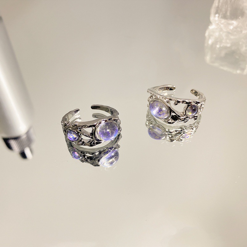 Cold and elegant moonstone open ring, a unique and niche design for women, geometric and fashionable, with a hip-hop style full figure