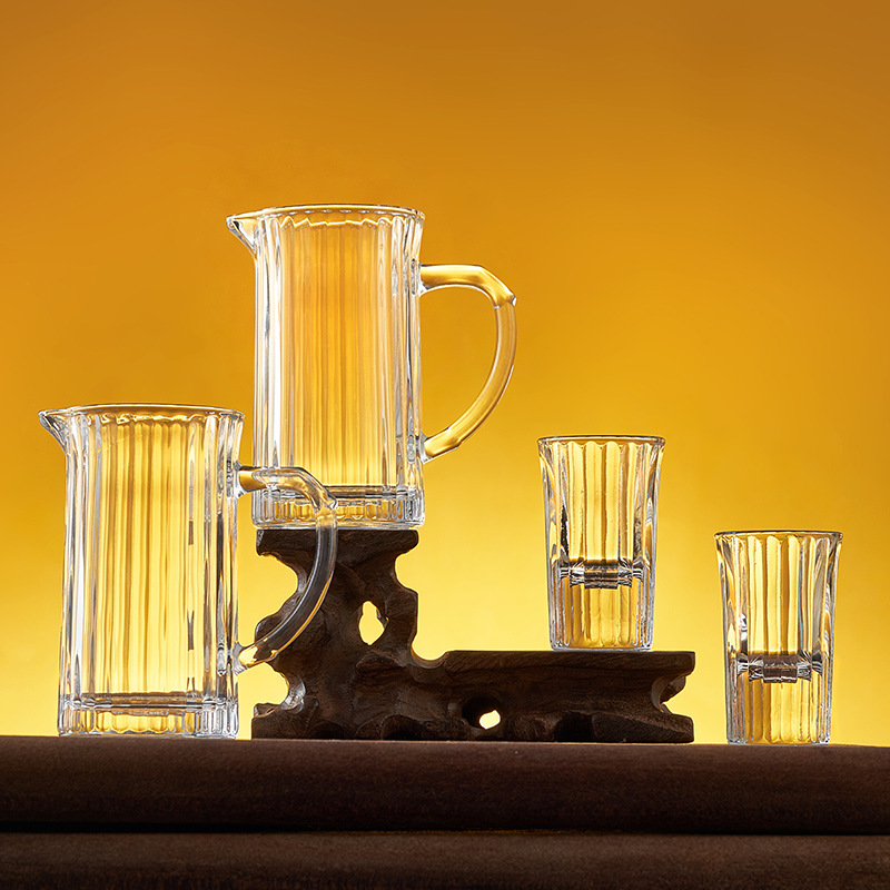 Vertical striped white spirit glass set with handle wine divider, household wine glass, high-end glass small wine glass with graduated pot wholesale Application Scenario