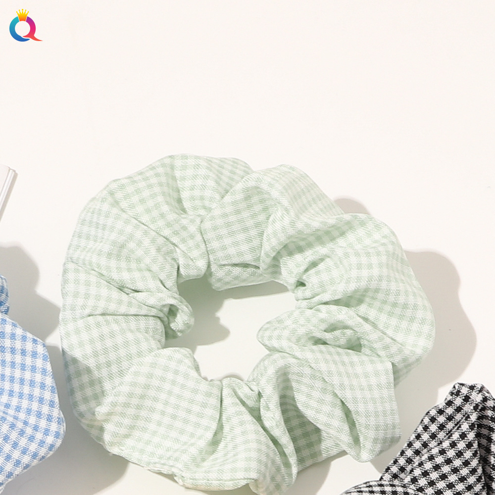 Qiyuesen series College style fabric checkered hair tie, popular bun hair tie, ponytail hair tie, large intestine circle hair accessory Application Scenario