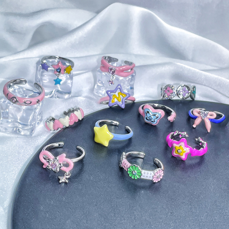 Sweet and cool style, colorful glazed star geometric open ring, a fashionable, versatile and elegant autumn and winter accessory ring for women to wear in layers full figure