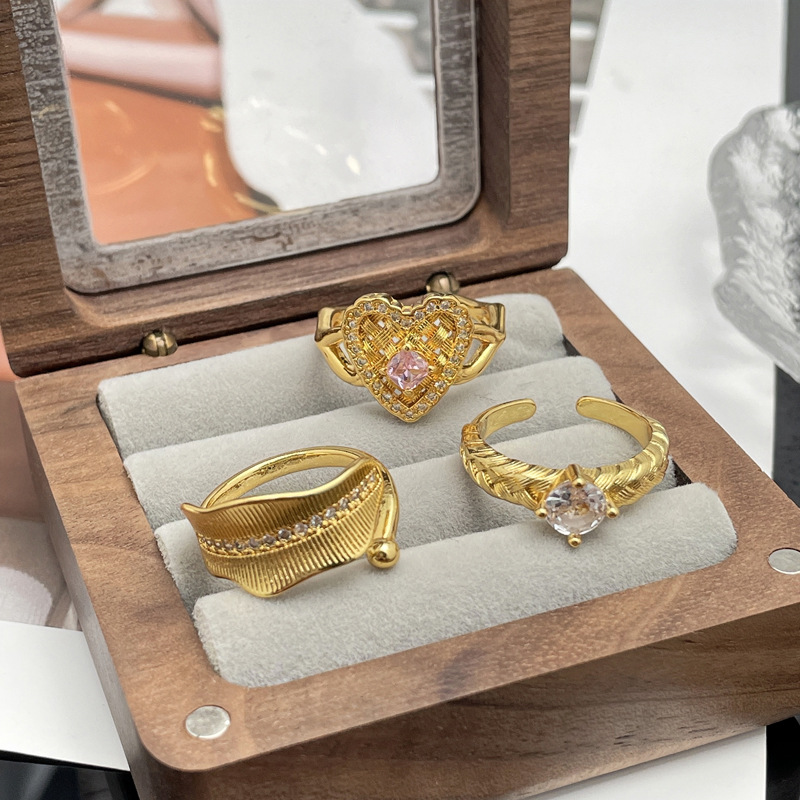 A cross-border best-selling light luxury retro fashion brushed woven heart-shaped opening ring, a simple and elegant layering ring for women details Picture