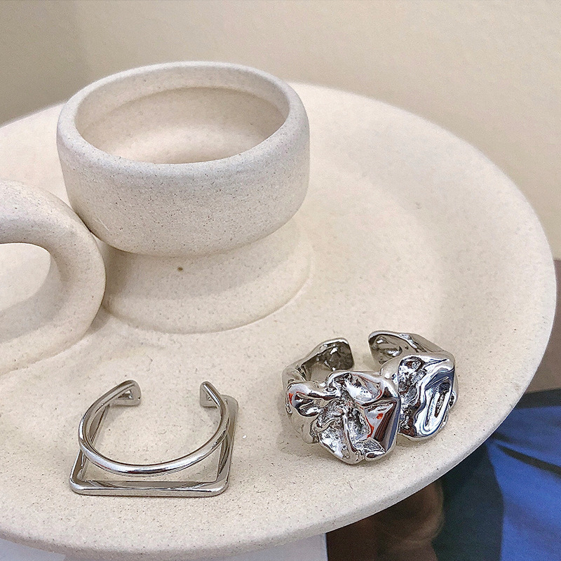 Korean silver pleated index finger opening ring, a niche design for women, with an Instagram cool and cool style, high-end fashion and individuality Application Scenario