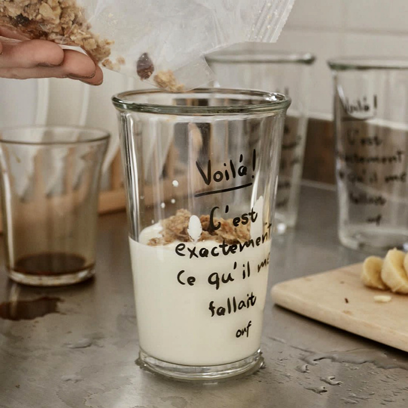A vlog of the same style on ES and Instagram by a popular blogger features French-style letter glass cups, milk cups and coffee cups Specification drawing