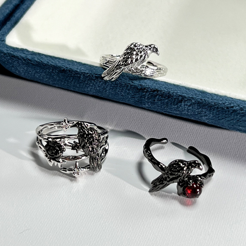 Textured and unique dark style crow punk couple rings, gender-neutral style, versatile, fashionable, niche and high-end ring details Picture