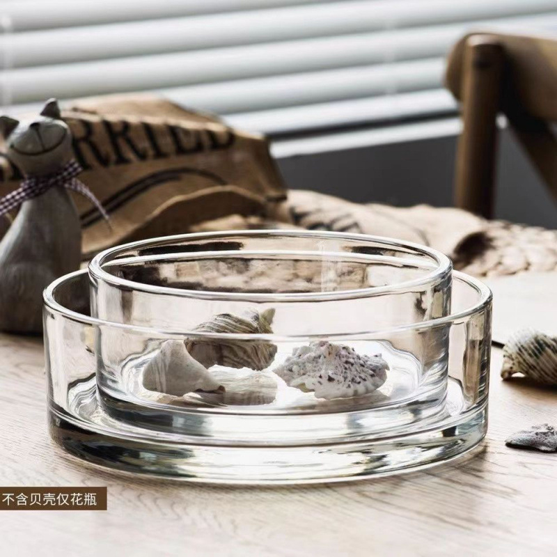 Thickened transparent round straight tube glass vases, hydroponic vessels, lotus vases, succulent short flowerpots wholesale, turtle vases, fish tanks Application Scenario