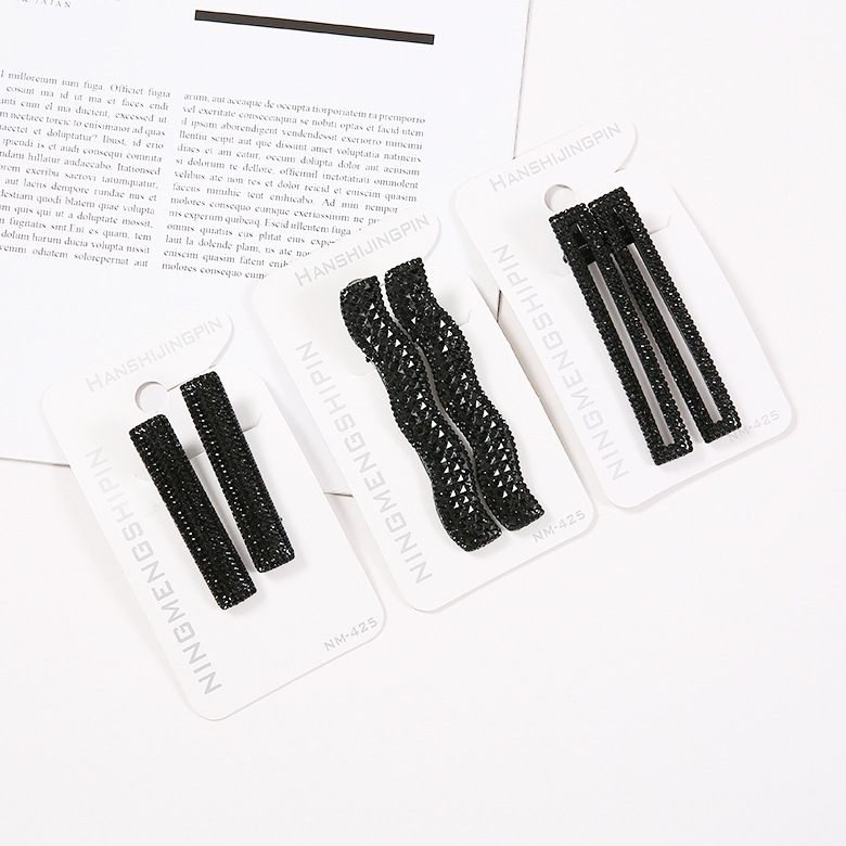 2-yuan store Korean version hair clip, spray paint, diamond duckbill clip, butterfly bow tie, duckbill clip, edge clip, hair accessory, head accessory A68 Application Scenario