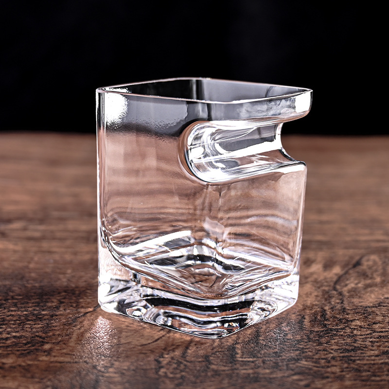 European and American creative light luxury cigar cups, high-end glass whisky glasses, cross-border thick-bottomed square spirits foreign wine glasses full figure