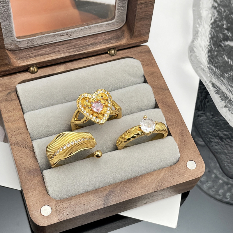 A cross-border best-selling light luxury retro fashion brushed woven heart-shaped opening ring, a simple and elegant layering ring for women full figure