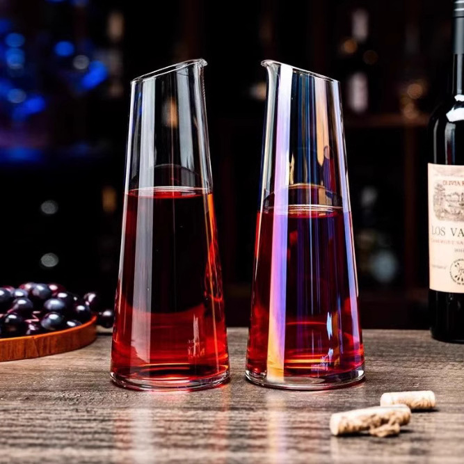 Japanese-style wine dispenser, crystal glass wine dispenser, wine pot, red wine decanter set, cocktail bar full figure