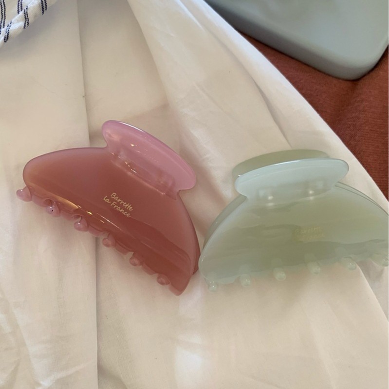 Korean imported France gold label jelly solid color medium size hair gripper French acetic acid gripper, half gripper hair clip, shark clip Application Scenario
