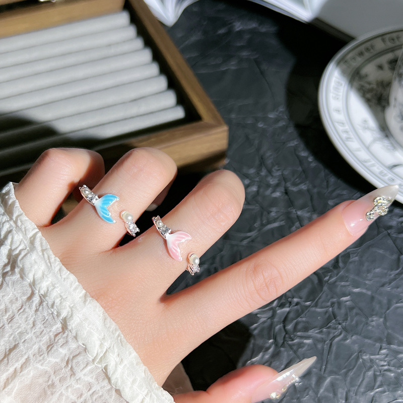 Summer dopamine-gradient fishtail pearl layered open ring, simple and plain ring for women, fashionable and elegant, a niche ring details Picture