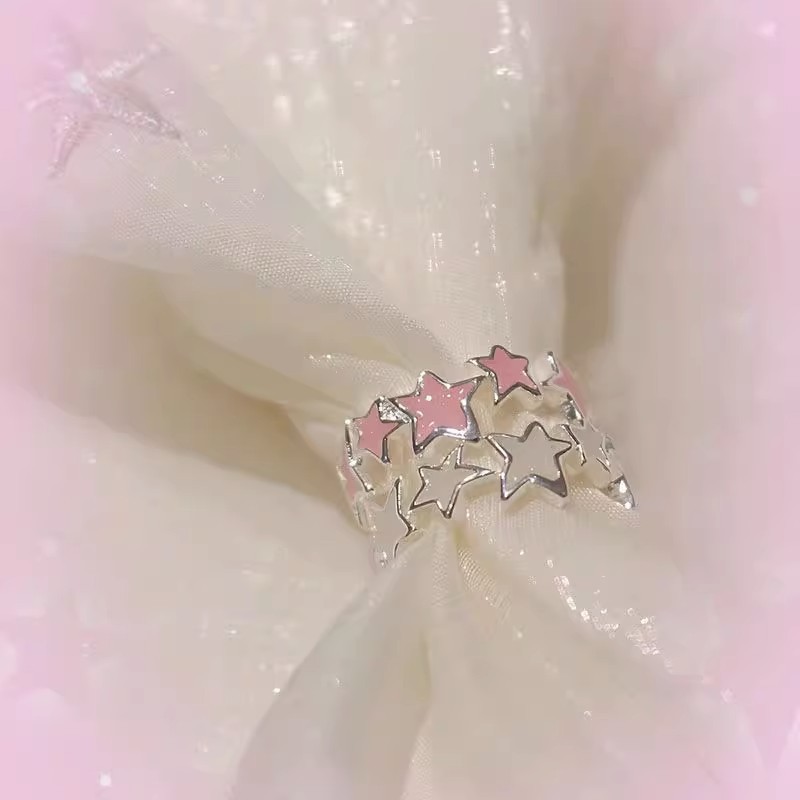The same style as Xiaohongshu's super sweet star ring for women, y2k sweet, cool and trendy five-pointed star, a niche glittering star lake resin ring Application Scenario