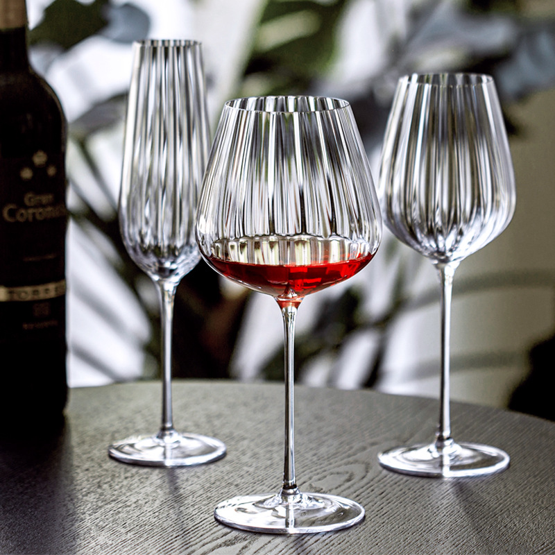 A set of high-end vertical striped glass goblets with a sense of luxury, commercial wine glasses for hotels full figure
