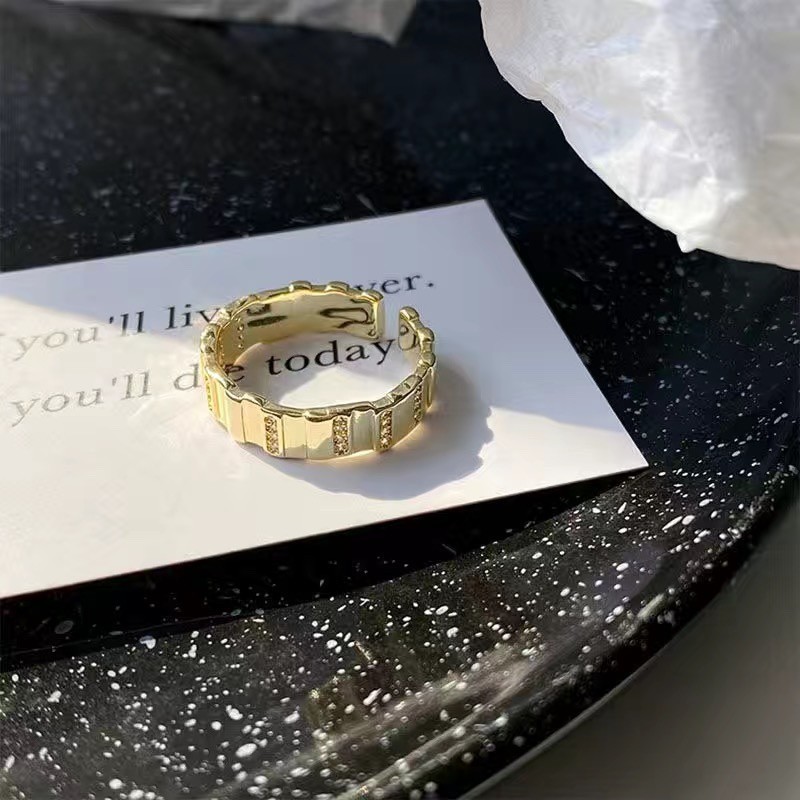 Glazed double-layer ring in ins, a niche and high-end style index finger ring for women, a fashionable, light luxury, simple and individual ring with a cold style Application Scenario