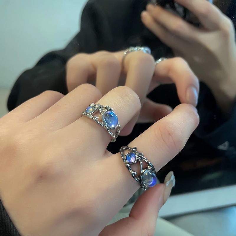 Cold and elegant moonstone open ring, a unique and niche design for women, geometric and fashionable, with a hip-hop style details Picture