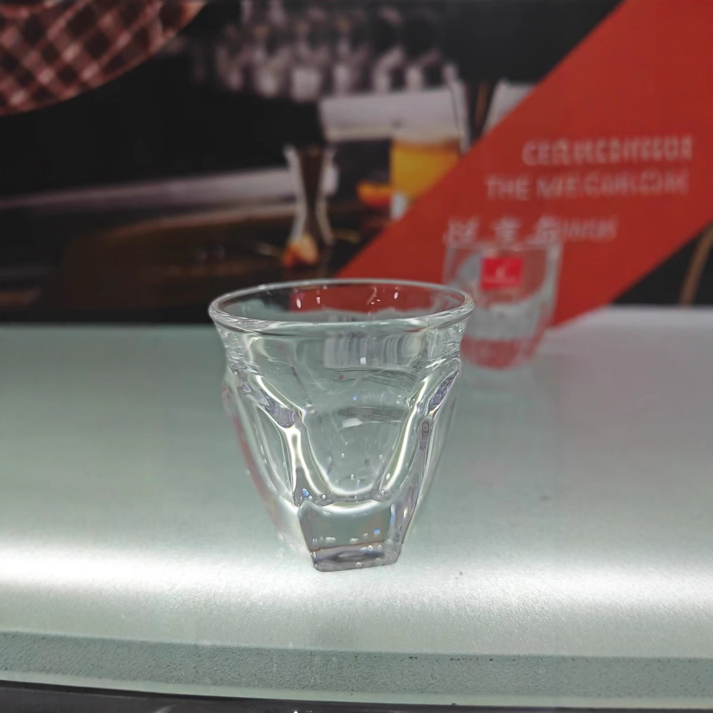 Lizun Crystal White material round whisky glass, foreign wine glass, glass, beer glass, spirits glass, water glass, white spirit glass Application Scenario
