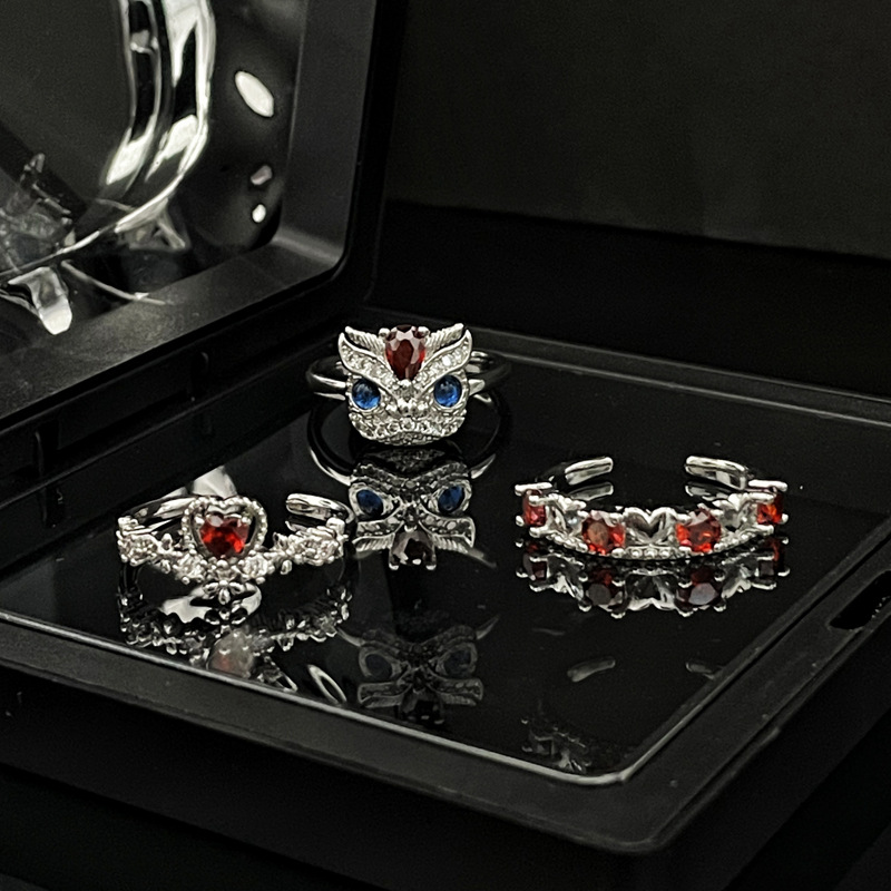 New Chinese-style red diamond heart-shaped opening ring for women, a niche design, light luxury and cold style ring, a unique and elegant accessory details Picture