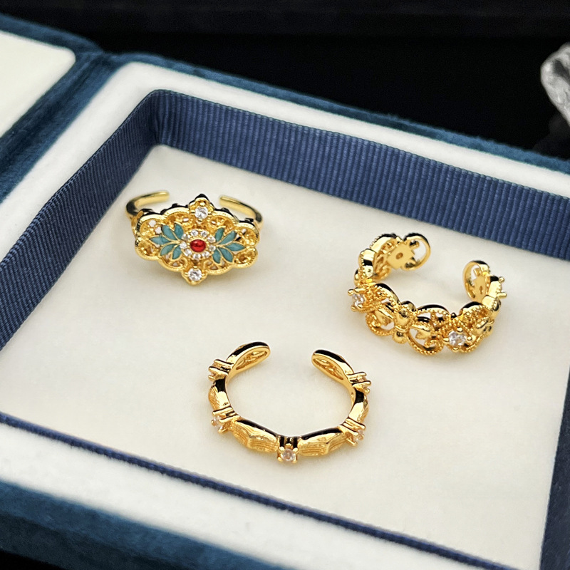 Ancient French style lace hollowed-out fashionable flower opening ring, a cold and elegant female style, a niche iris flower brushed index finger ring Application Scenario