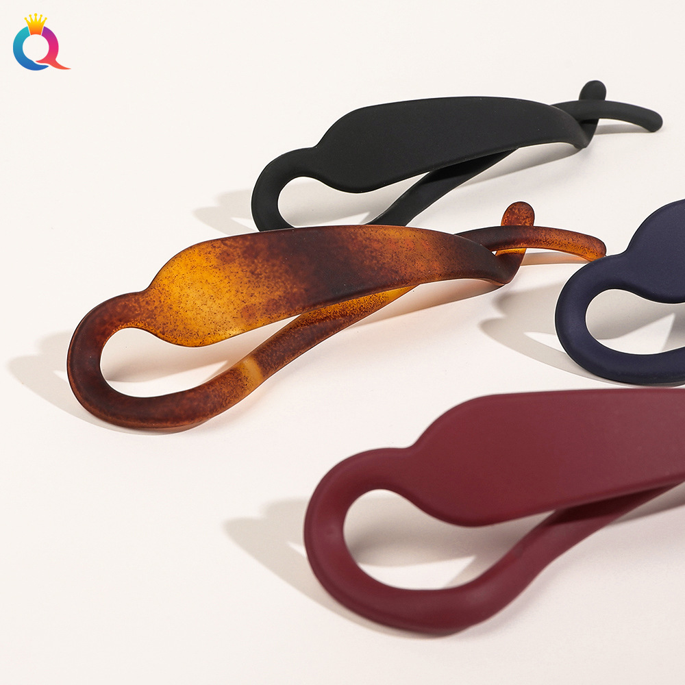 Qiyue Cross-border Amazon matte twist Clip Vertical clip, high-end ponytail fixing wonder, hair clip and grab clip wholesale Application Scenario