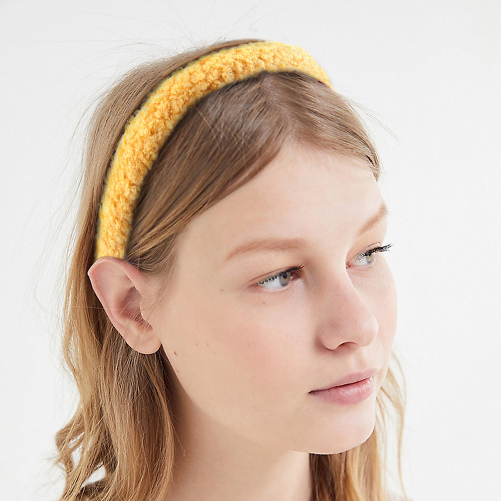 Qiyue European and American Autumn and Winter New candy-colored Teddy curly Lamb hair band Simple plastic headband hair accessory B131 Application Scenario