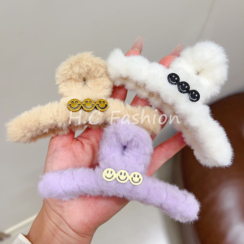 Autumn and winter: Maillard letter CD, plush and lettered clipper, ins, cold style, back of the head, updo, semi-tied hair accessory for women details Picture