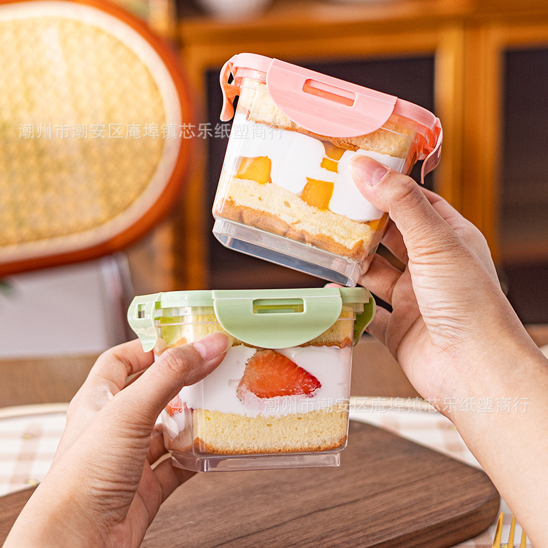 Recyclable mousse mille-feuille cake box packaging box, fruit scoop takeout box, tiramisu ice cream soy milk box Application Scenario
