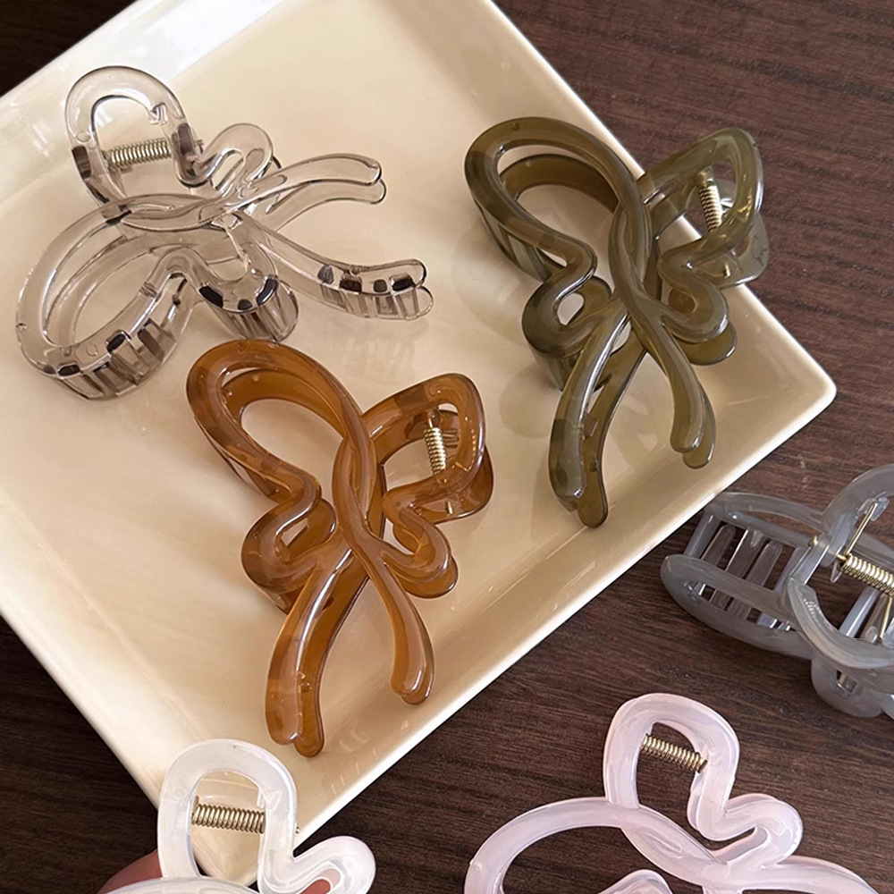 Jelly-colored hollowed-out butterfly hairpin for women, 2025 new high-end style, back of the head hairpin, shark clip hair accessory full figure