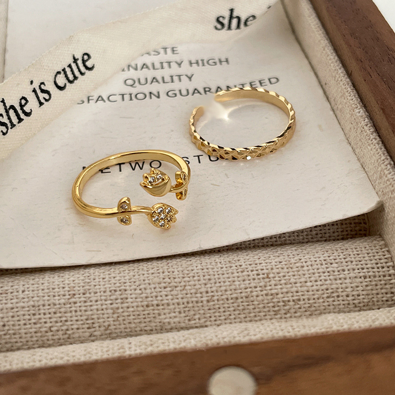 Rose zircon open ring, adjustable French elegance ring, ins high-end style index finger ring, trendy for women Application Scenario